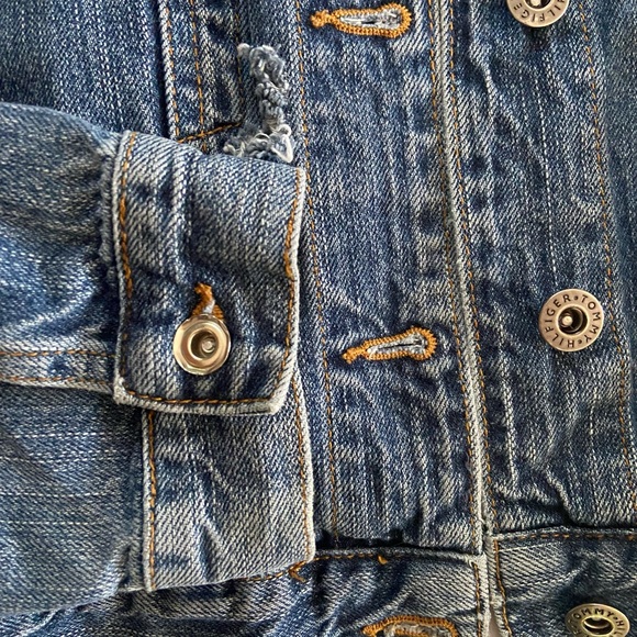 Distressed Tommy Hilfiger Cropped Denim Jacket - Picture 4 of 8